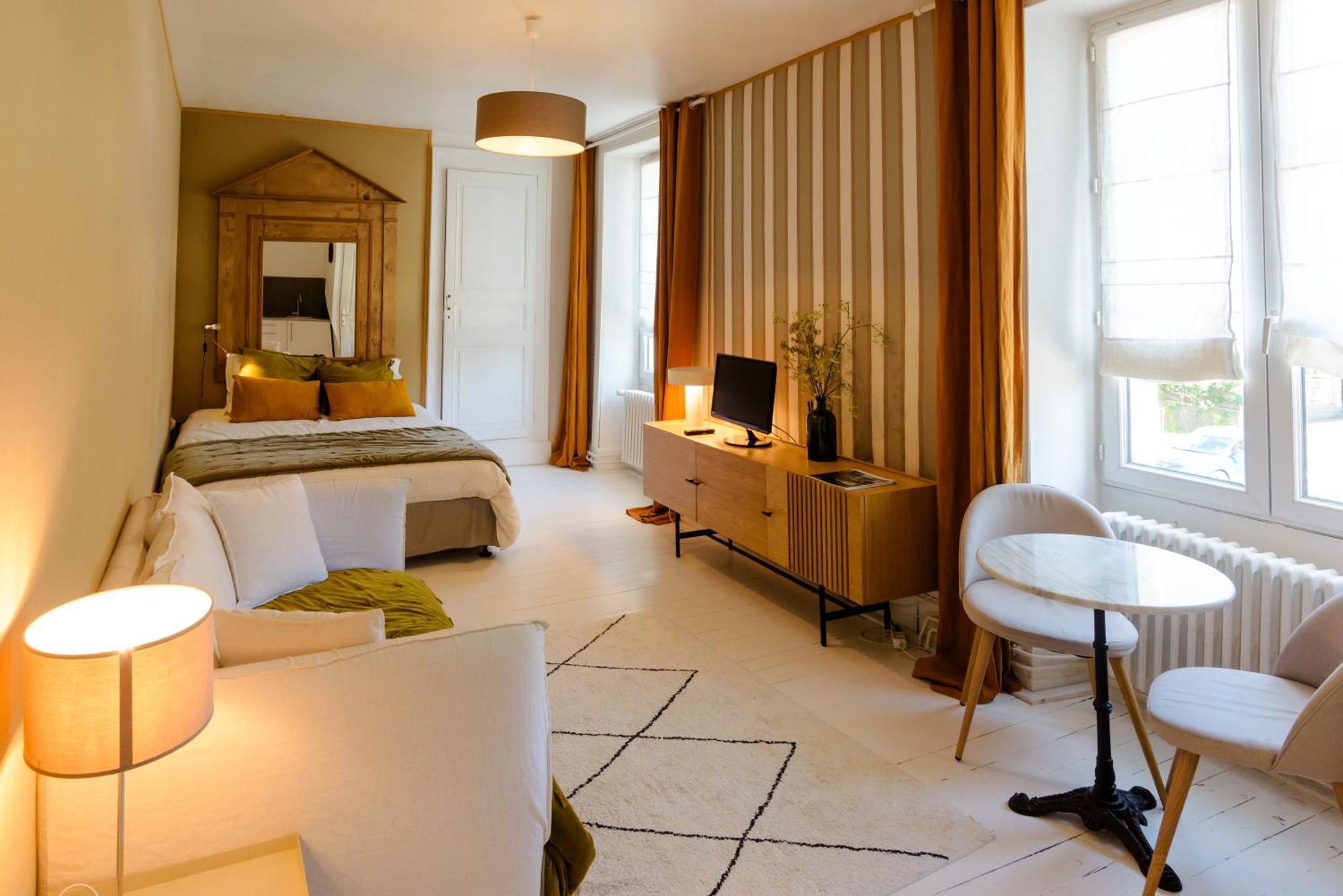 Aux Couleurs De Neuvy Hotel Eksteriør billede