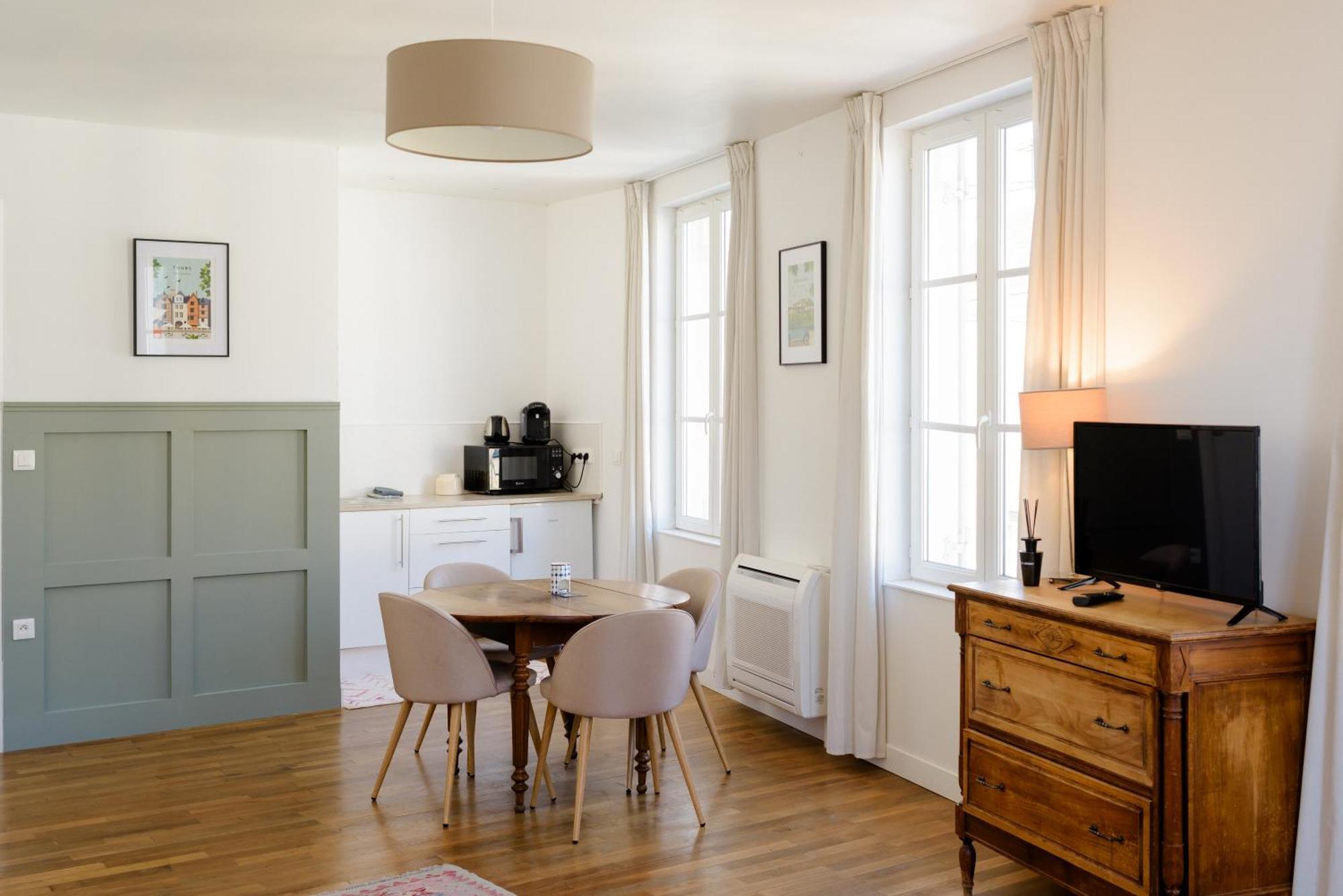 Aux Couleurs De Neuvy Hotel Eksteriør billede